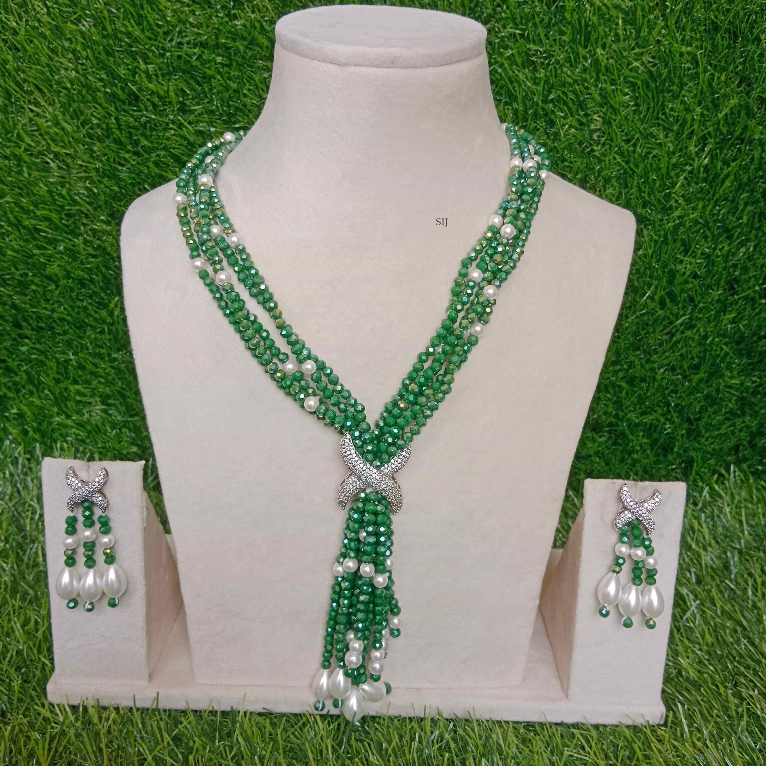 Traditional Green Beads and Pearls Necklace