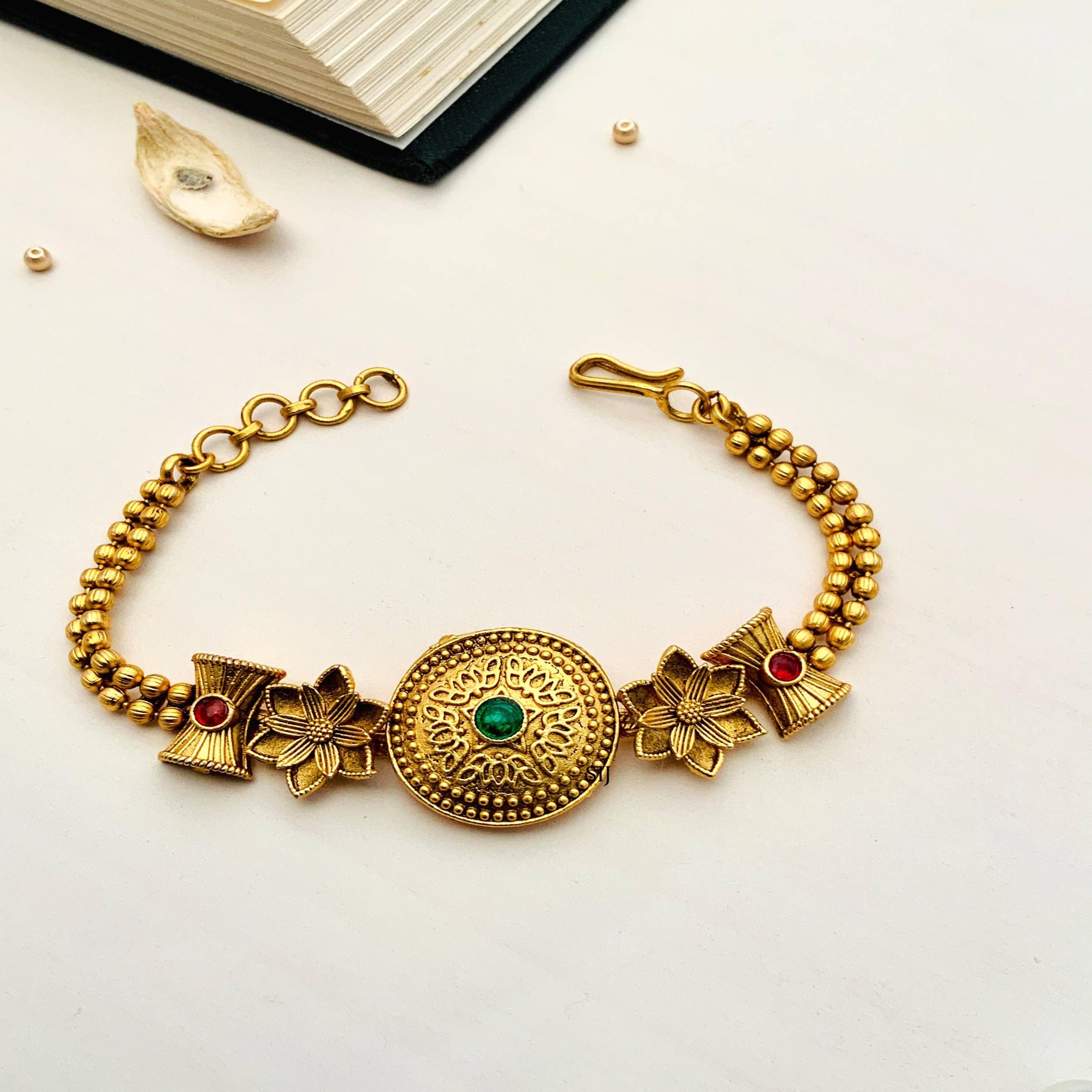 Green Stone Antique Gold Polish Bracelet
