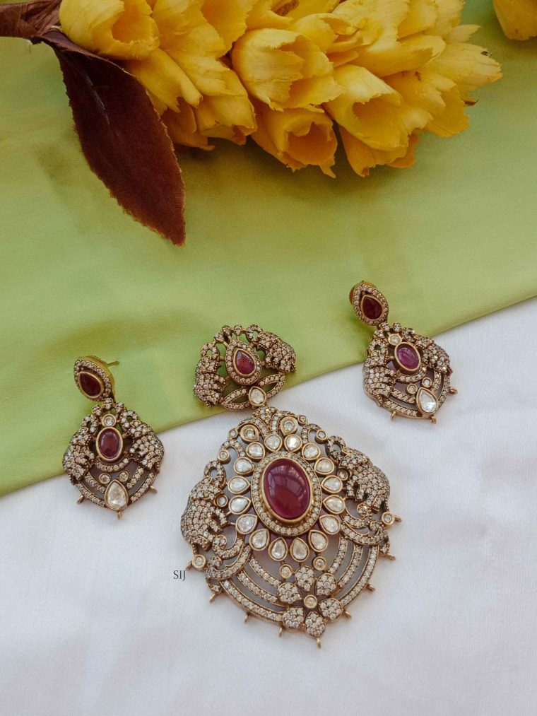 Imitation Red Stone Pendant Set