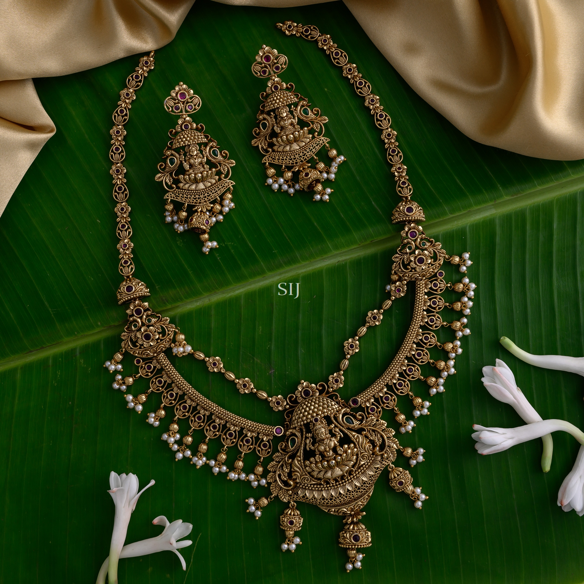 Antique Flower Design Haram with Lakshmi Pendant