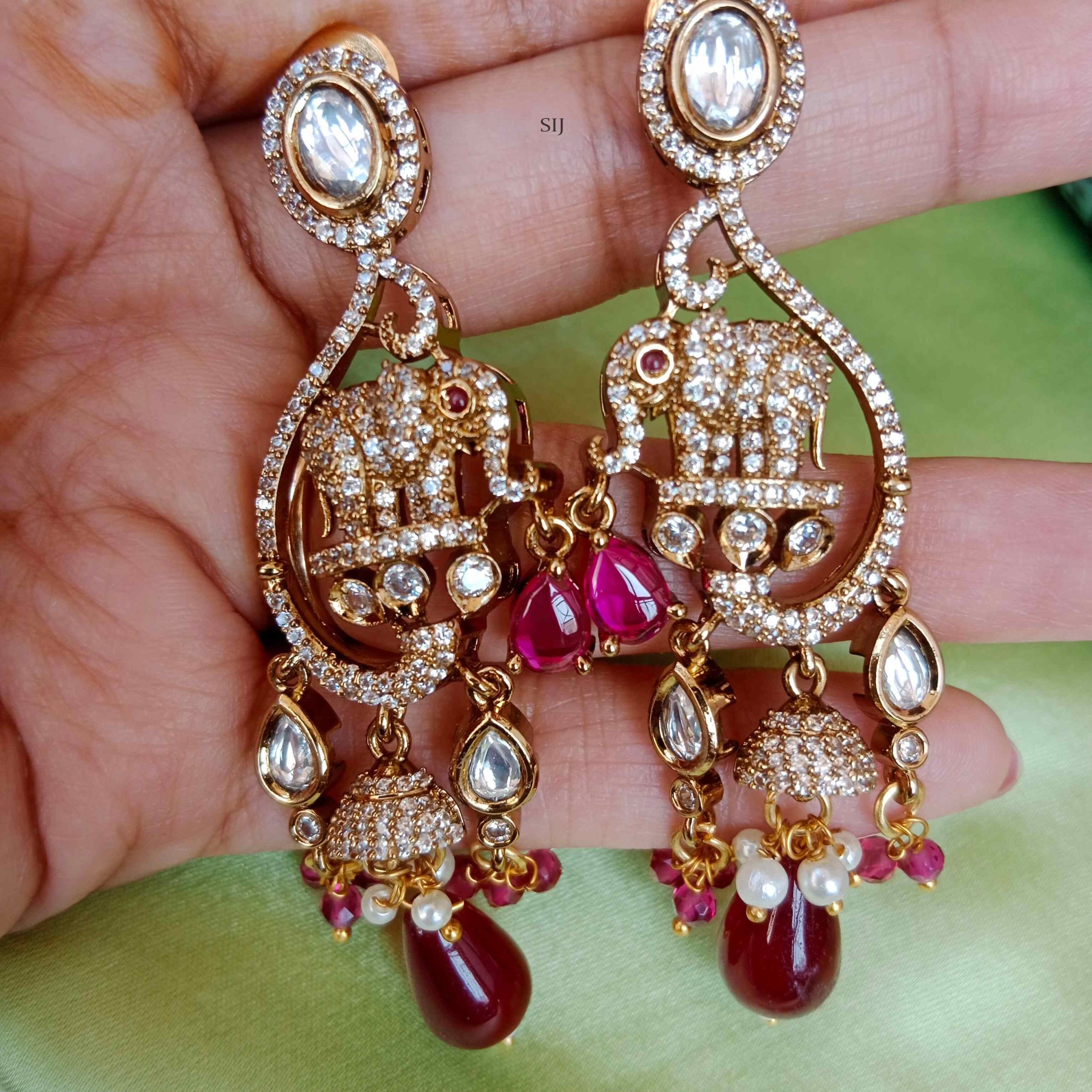 Multi Layer Pearl Beads Haram with Dual Elephant Victorian Pendant