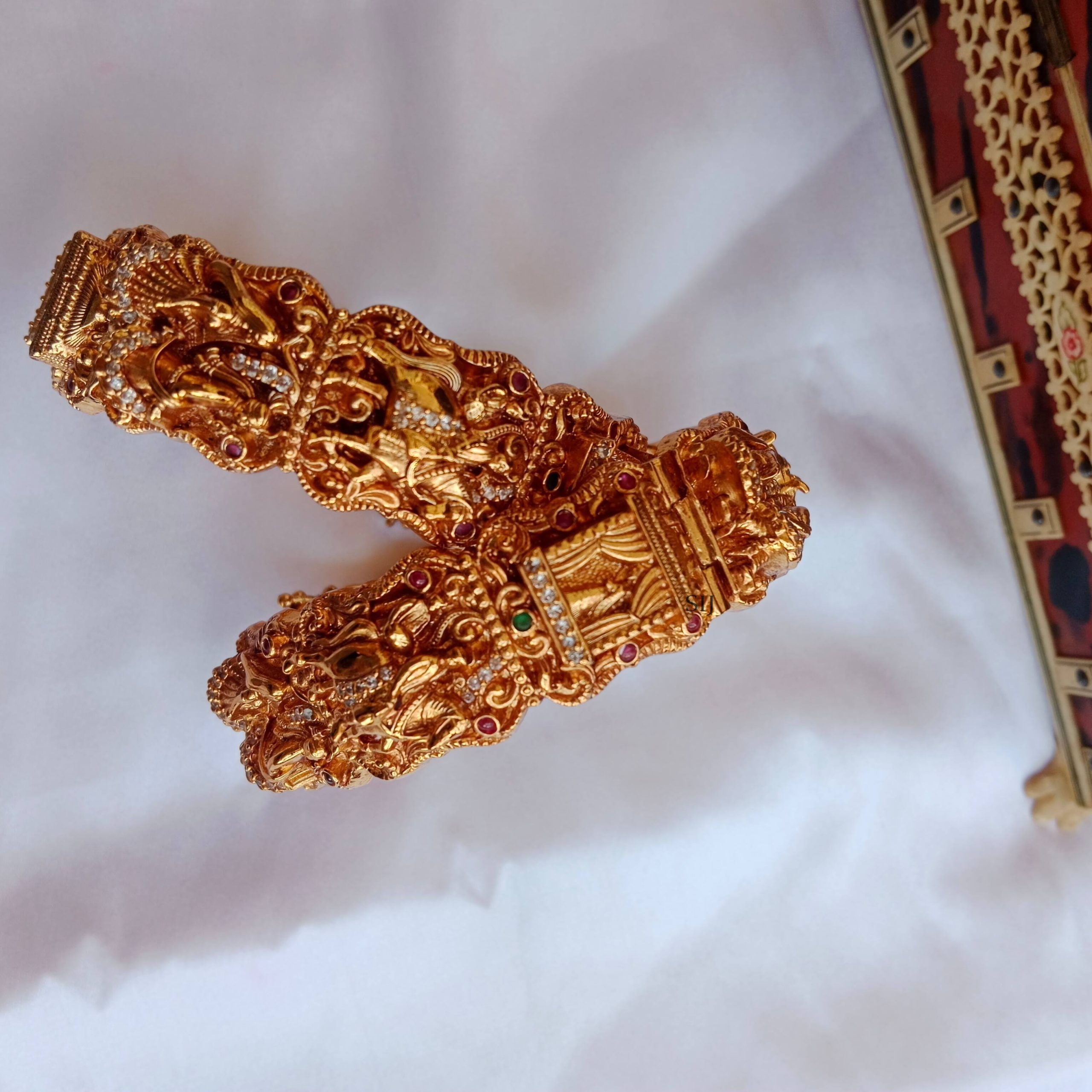 Antique Finish Gold Plated Wedding Bangles
