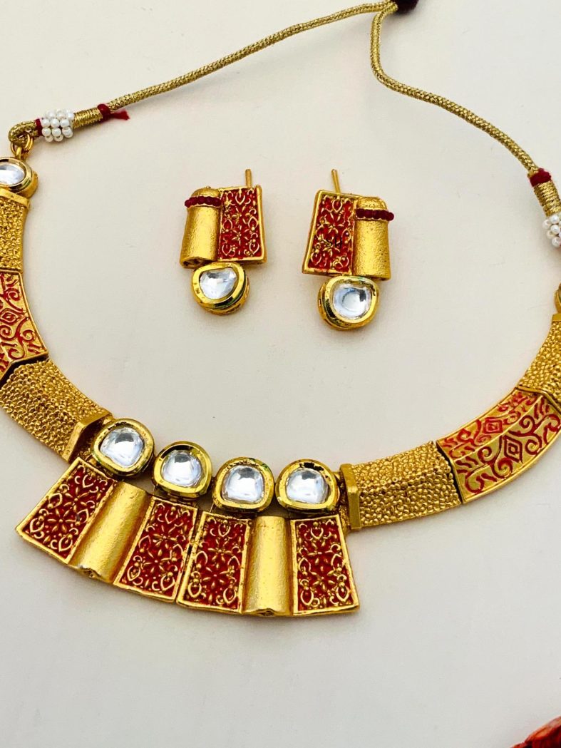 Gold Plated Kundan Studded Choker