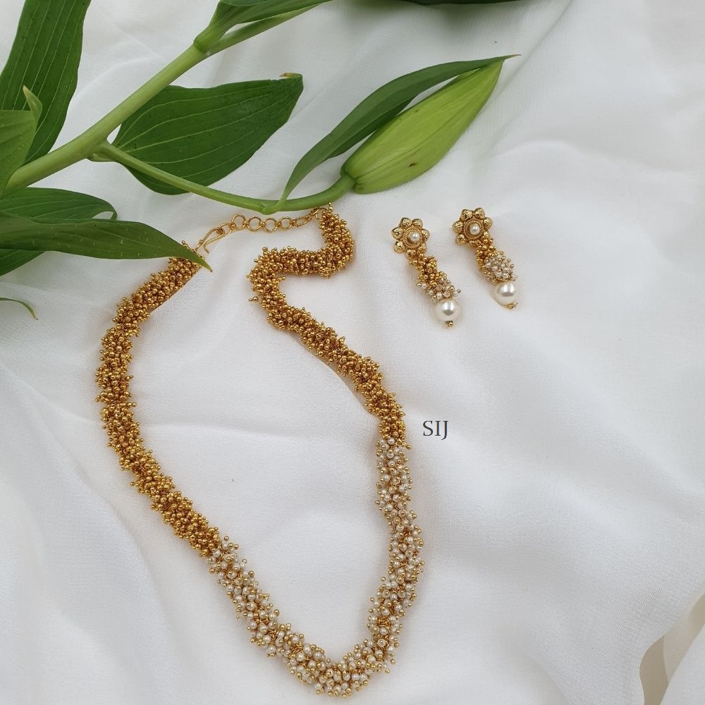Imitation Pearl And Gold Bunch Chain