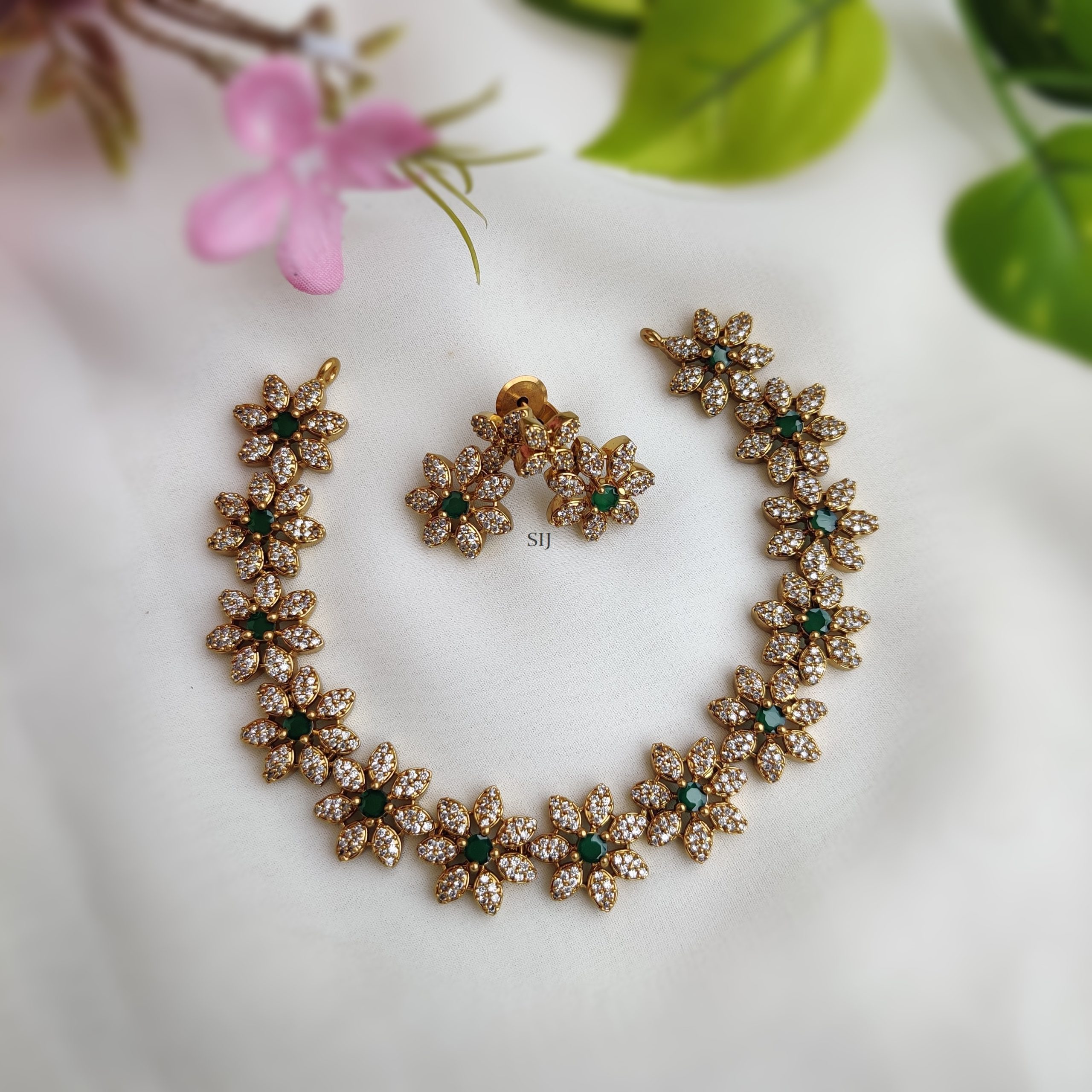 Green&White Stone Flower Necklace Set
