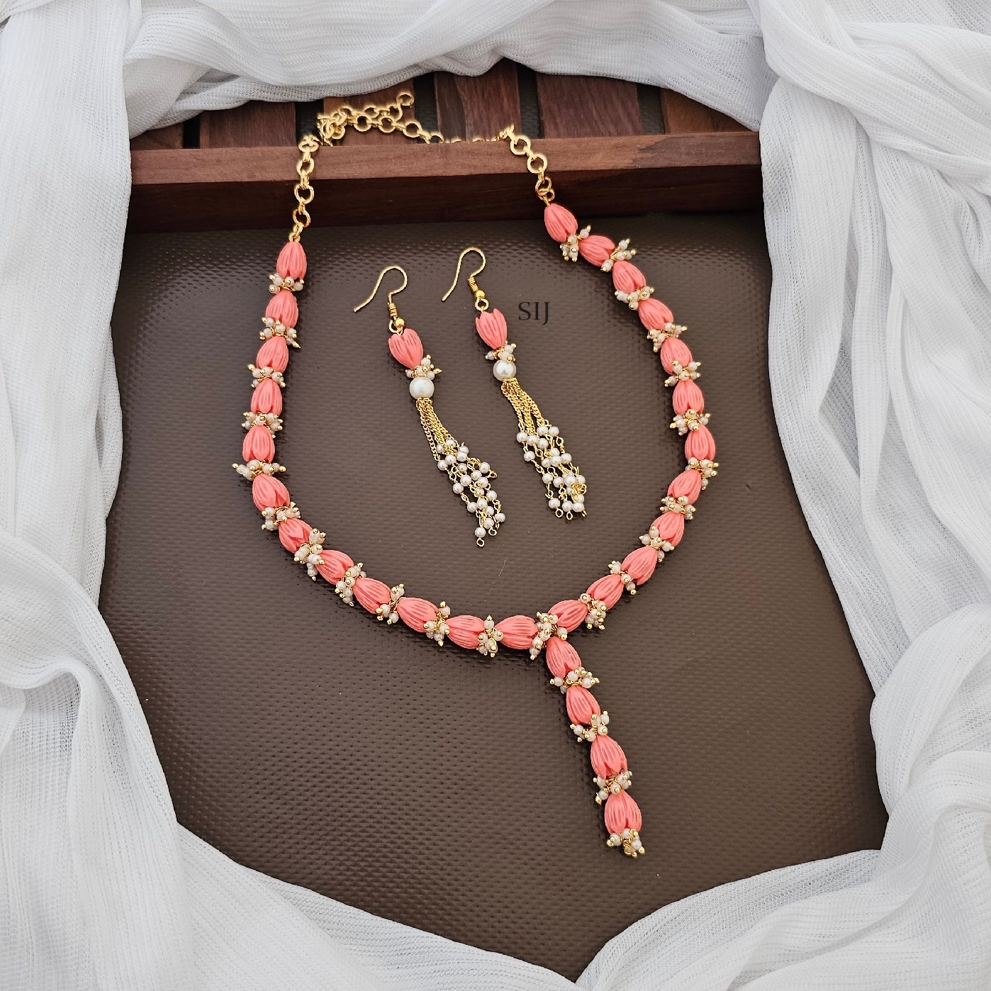 Tulip Beads and Guttapusalu Necklace