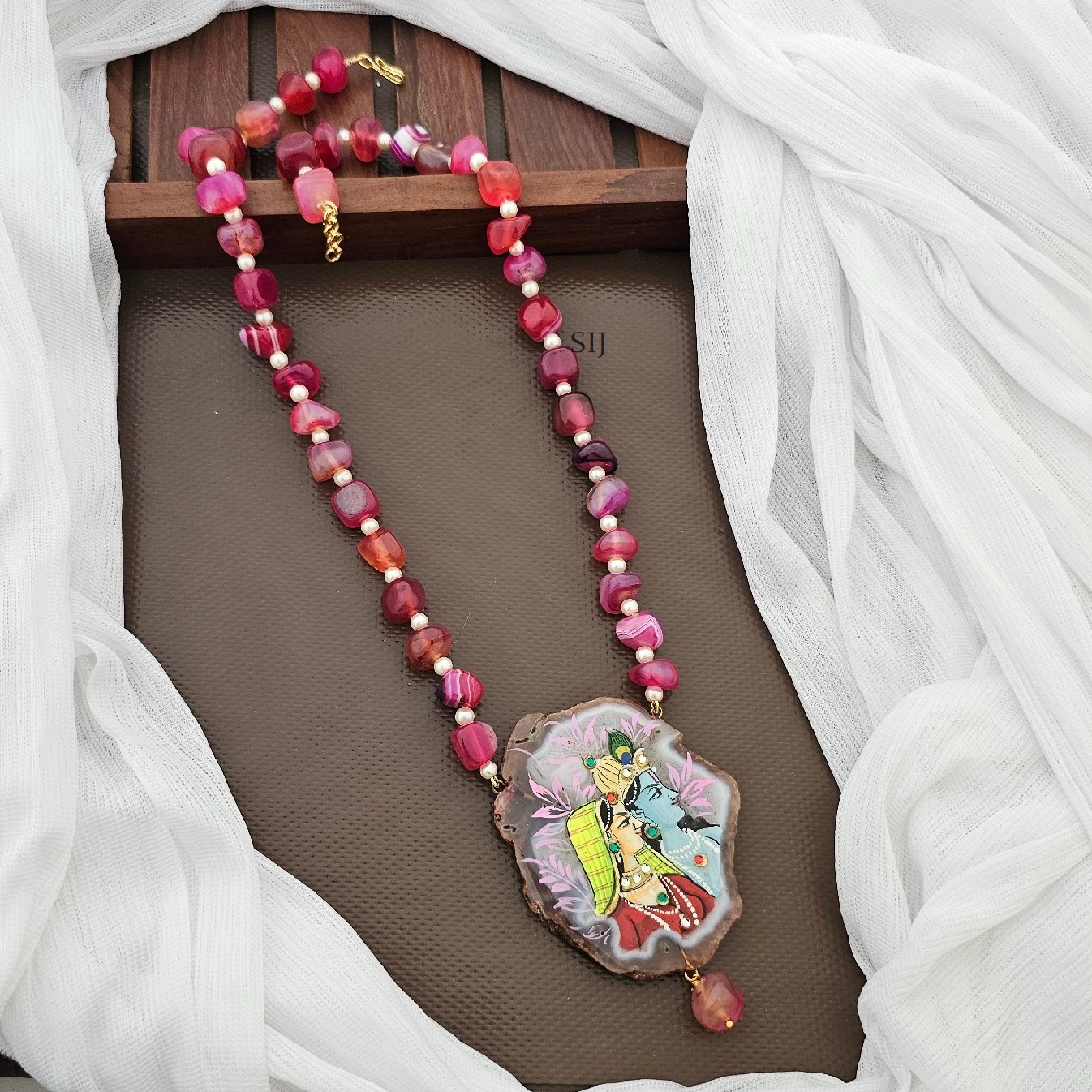 Artificial Agate Beads Chain with Radhakrishna Pendant