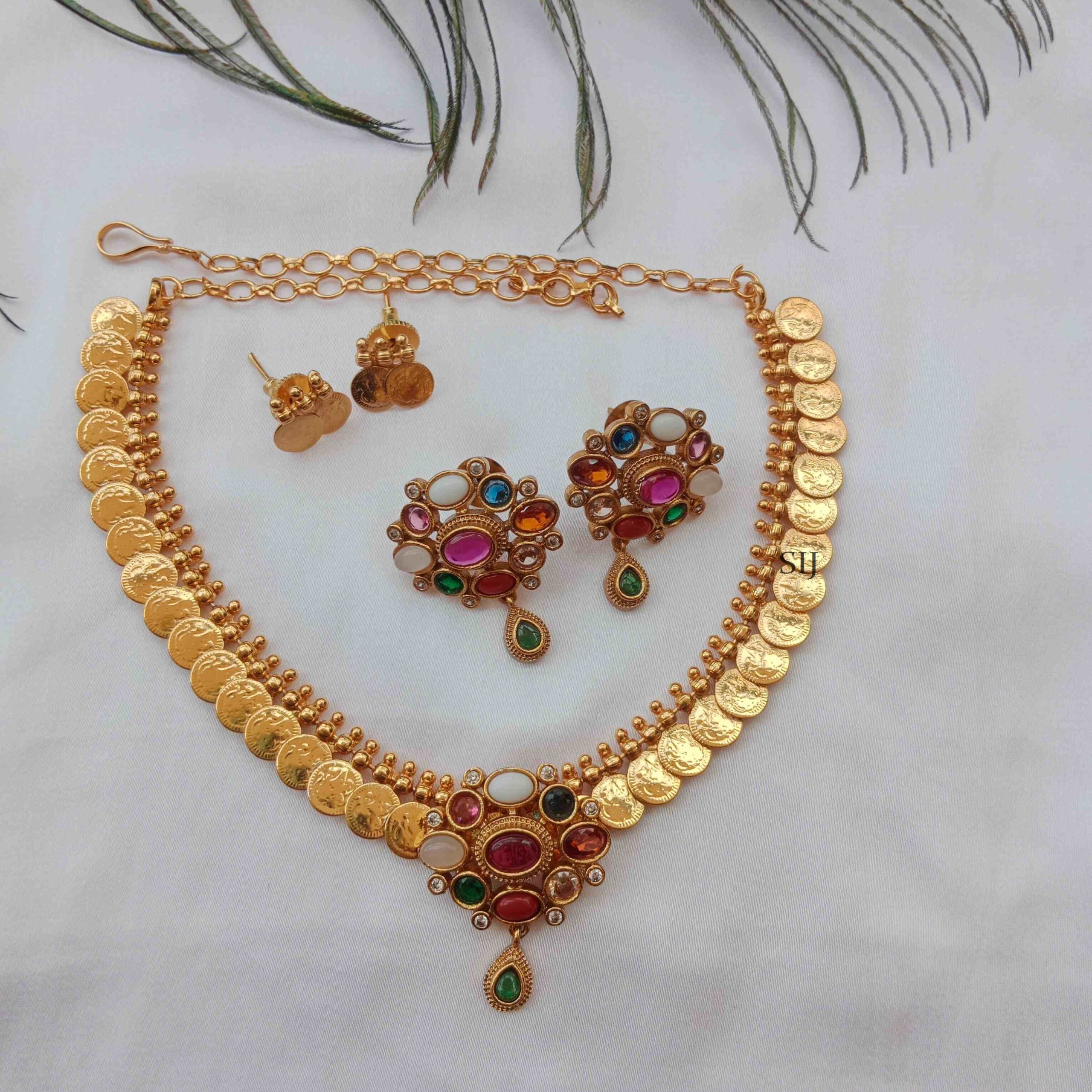 Traditional Navarathna Pendant Kasumala Necklace Set