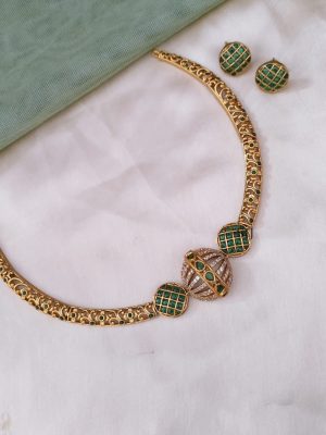 Traditional Hasli Stone Necklace Set