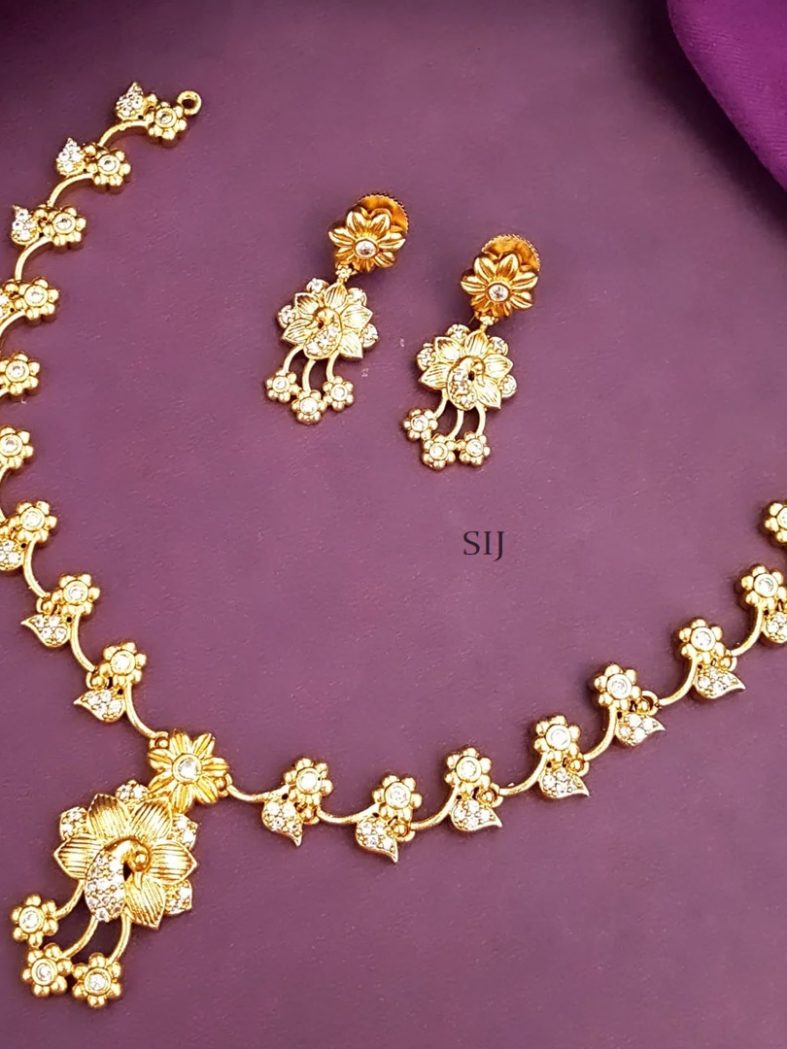 Gold Plated Leaf And Flower Pattern Necklace