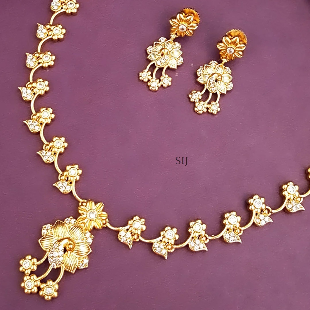 Gold Plated Leaf And Flower Pattern Necklace
