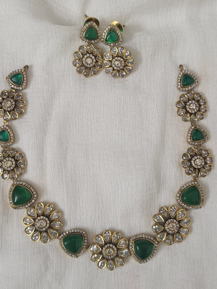 Floral Green Victorian Necklace Set