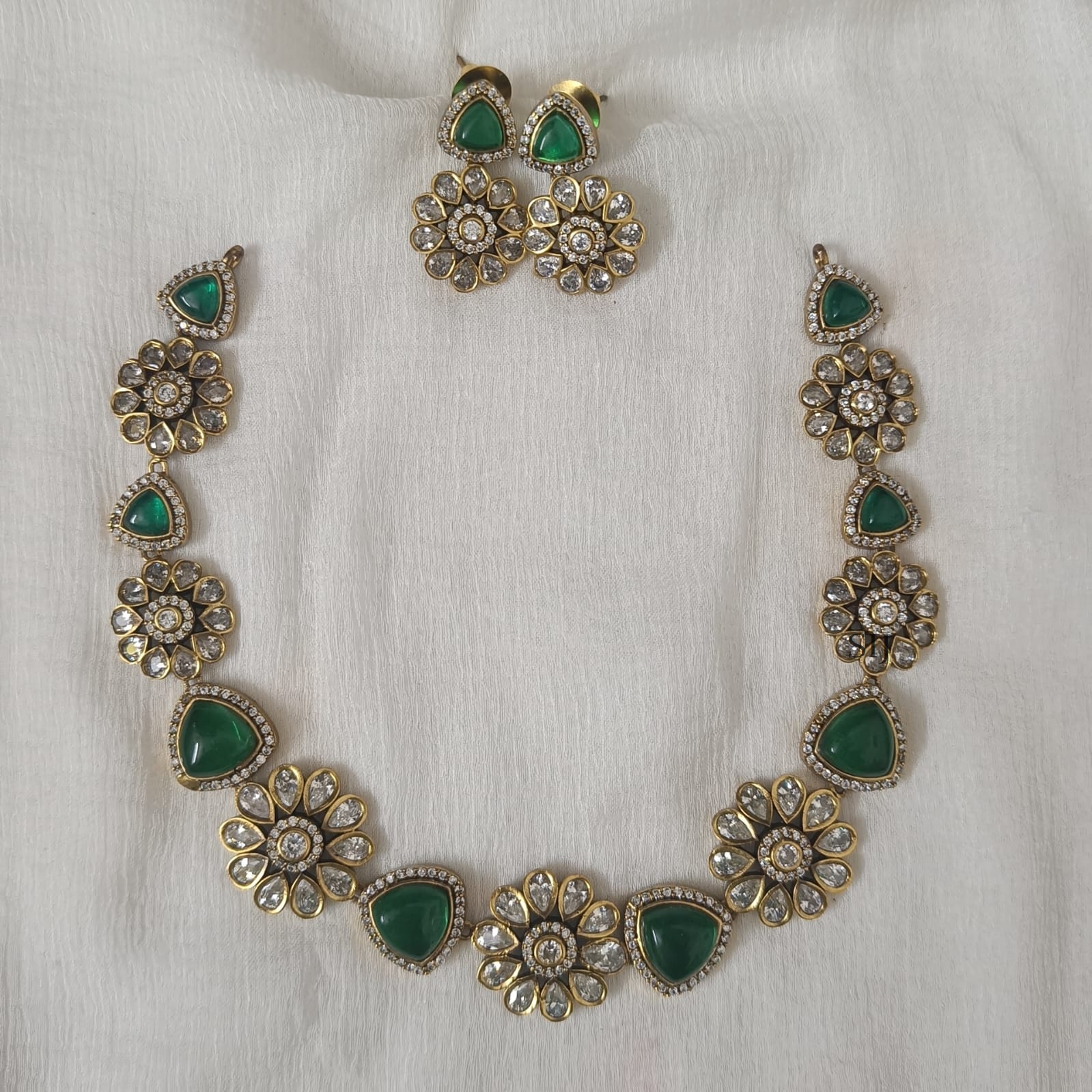 Floral Green Victorian Necklace Set