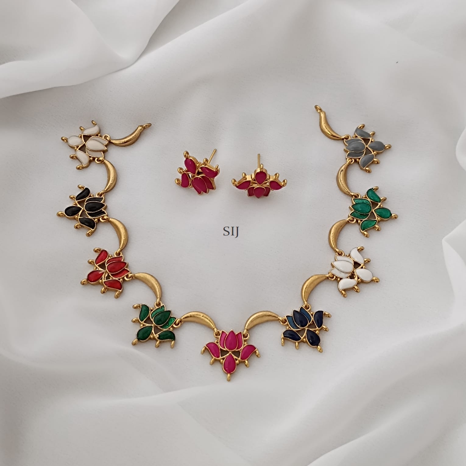 Artificial Multicolour Lotus Necklace