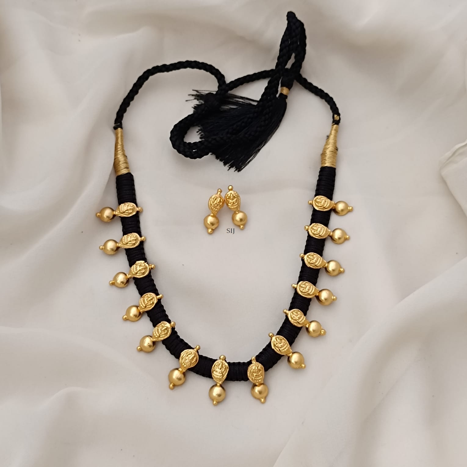 Imitation Lakshmi Mango Thread Necklace - South India Jewels