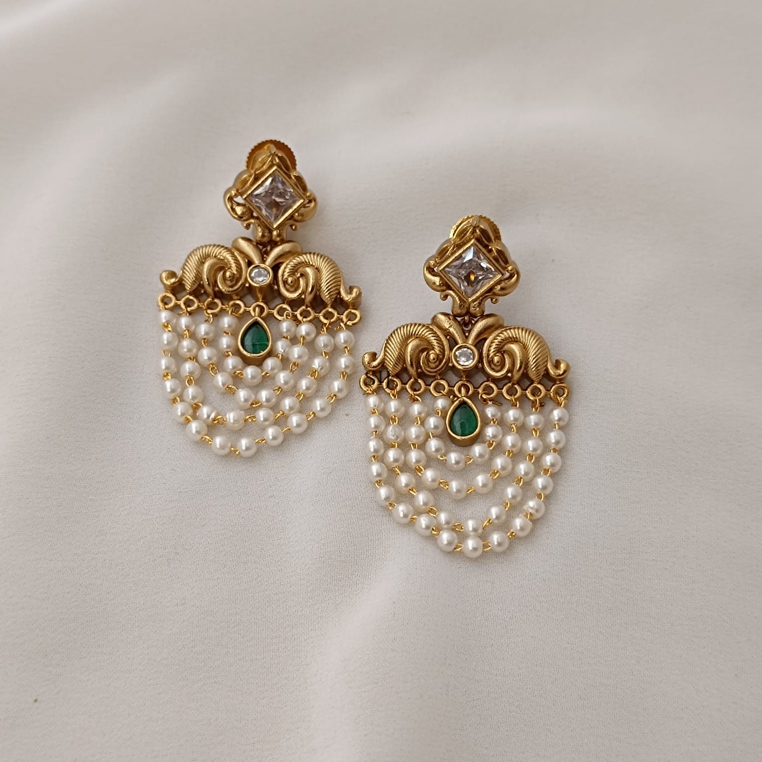 Layered White&Green Stone Pearl Drop Earrings