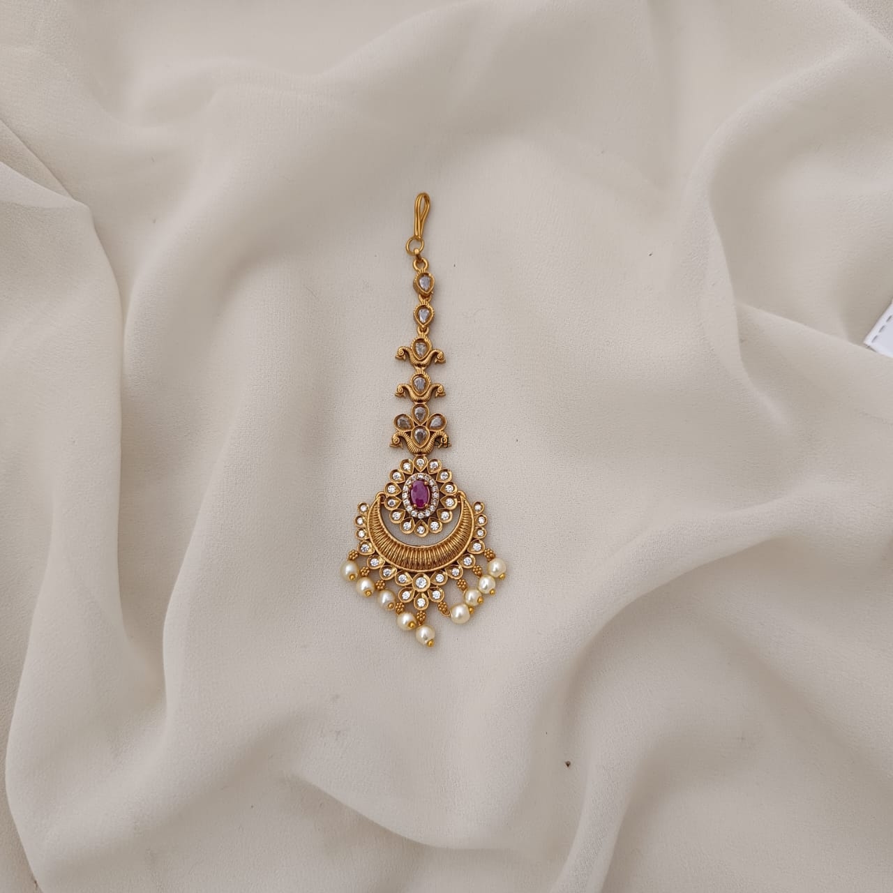 Pearl Hanging White Stone Tikka