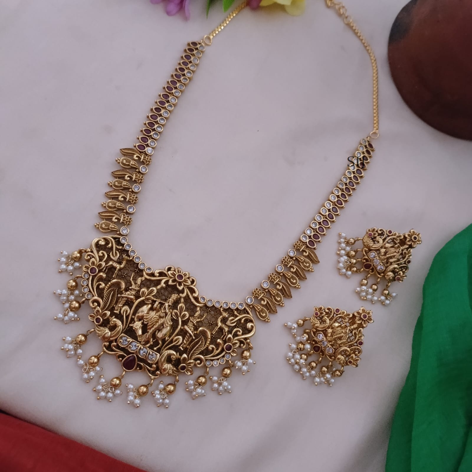 Antique Krishna Pendant Necklace with Pearls Guttapusalu