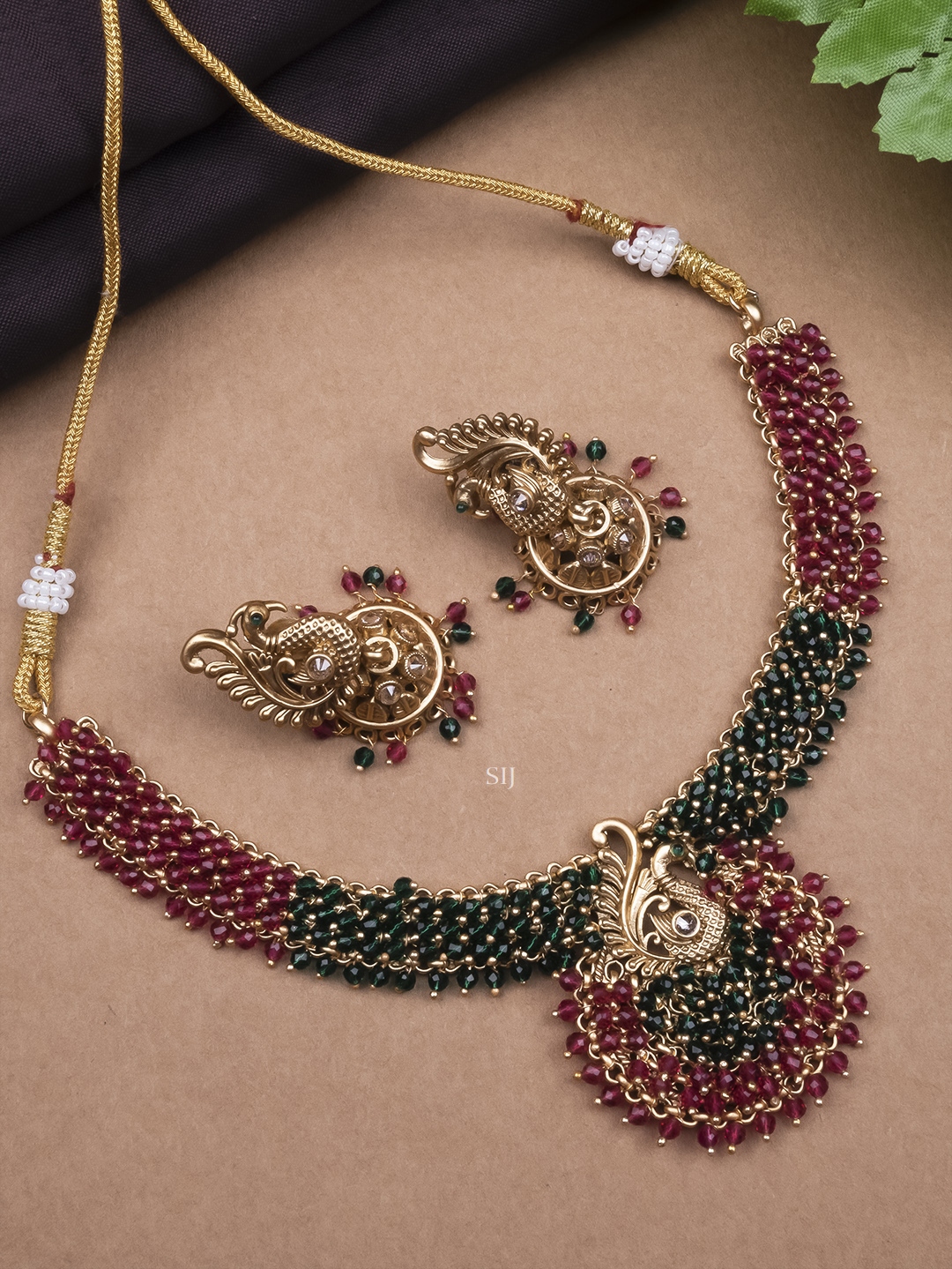 Red and Green Beads Mayurakshi Pendant Necklace