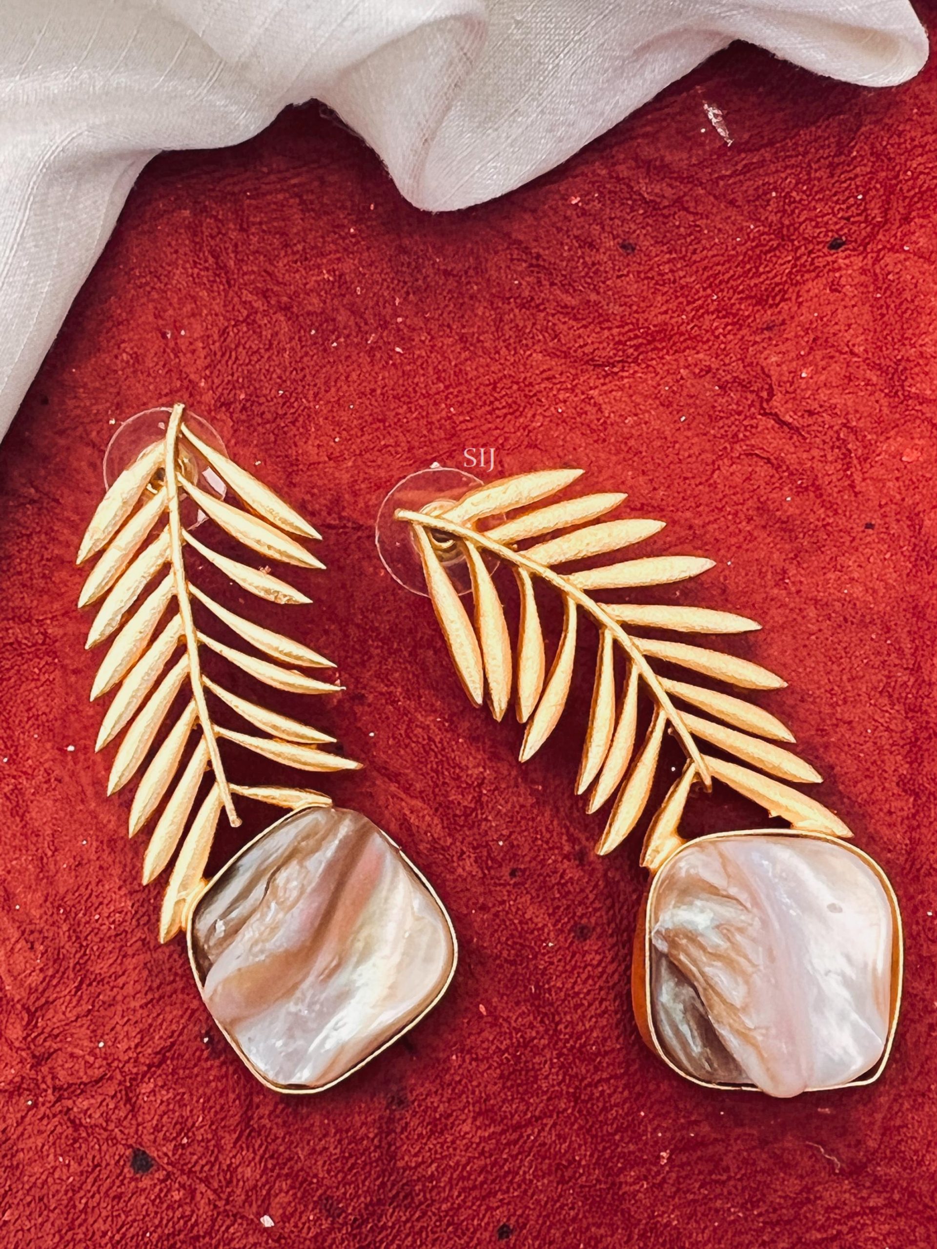 Gold Plated Fearther Baroque Pearl Earrings