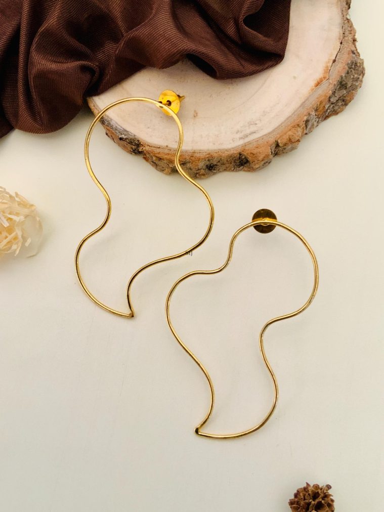 Artificial Curved Wire Earrings