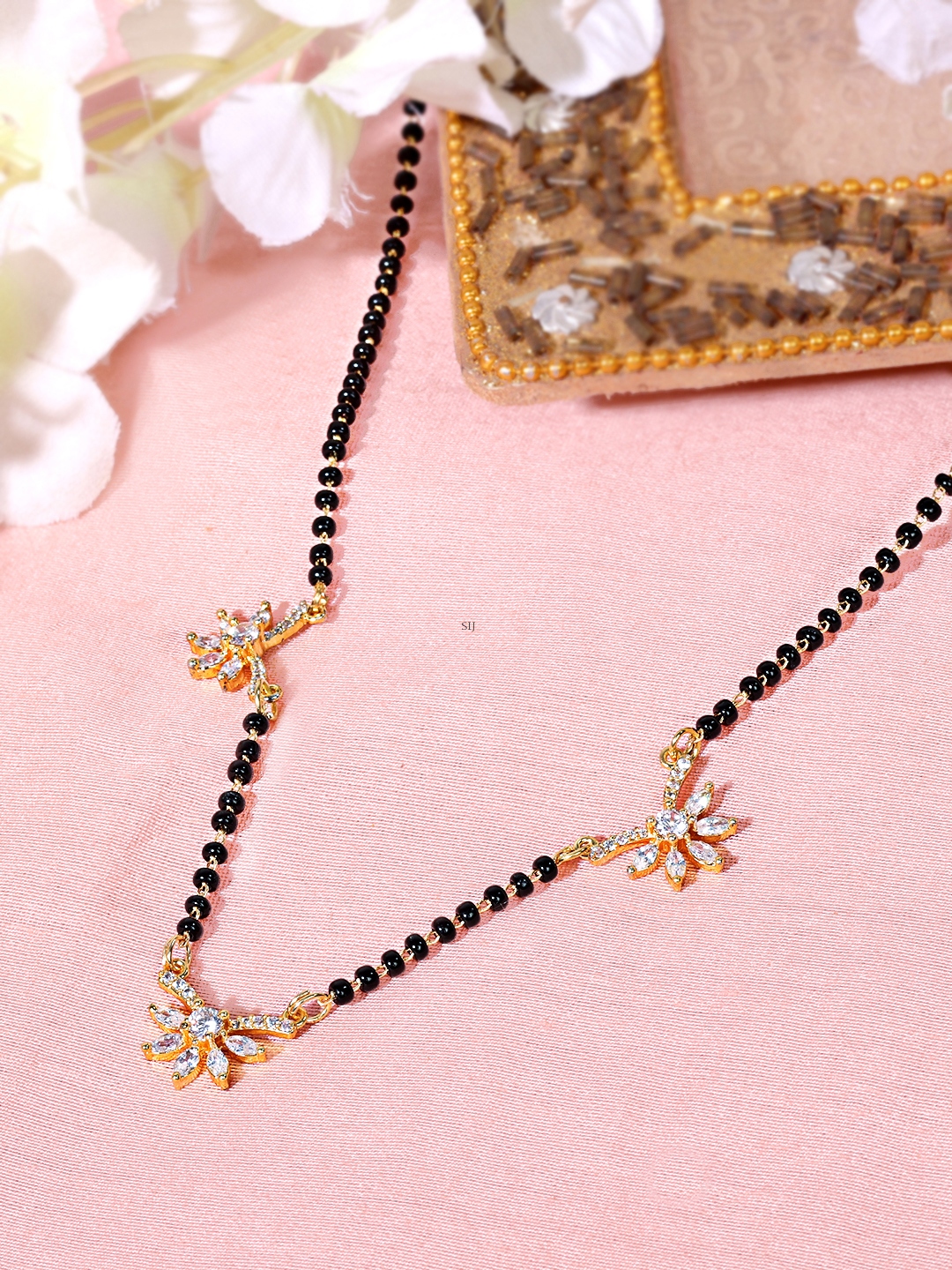 Flower Design Black Beaded Solitaire Diamond Mangalsutra