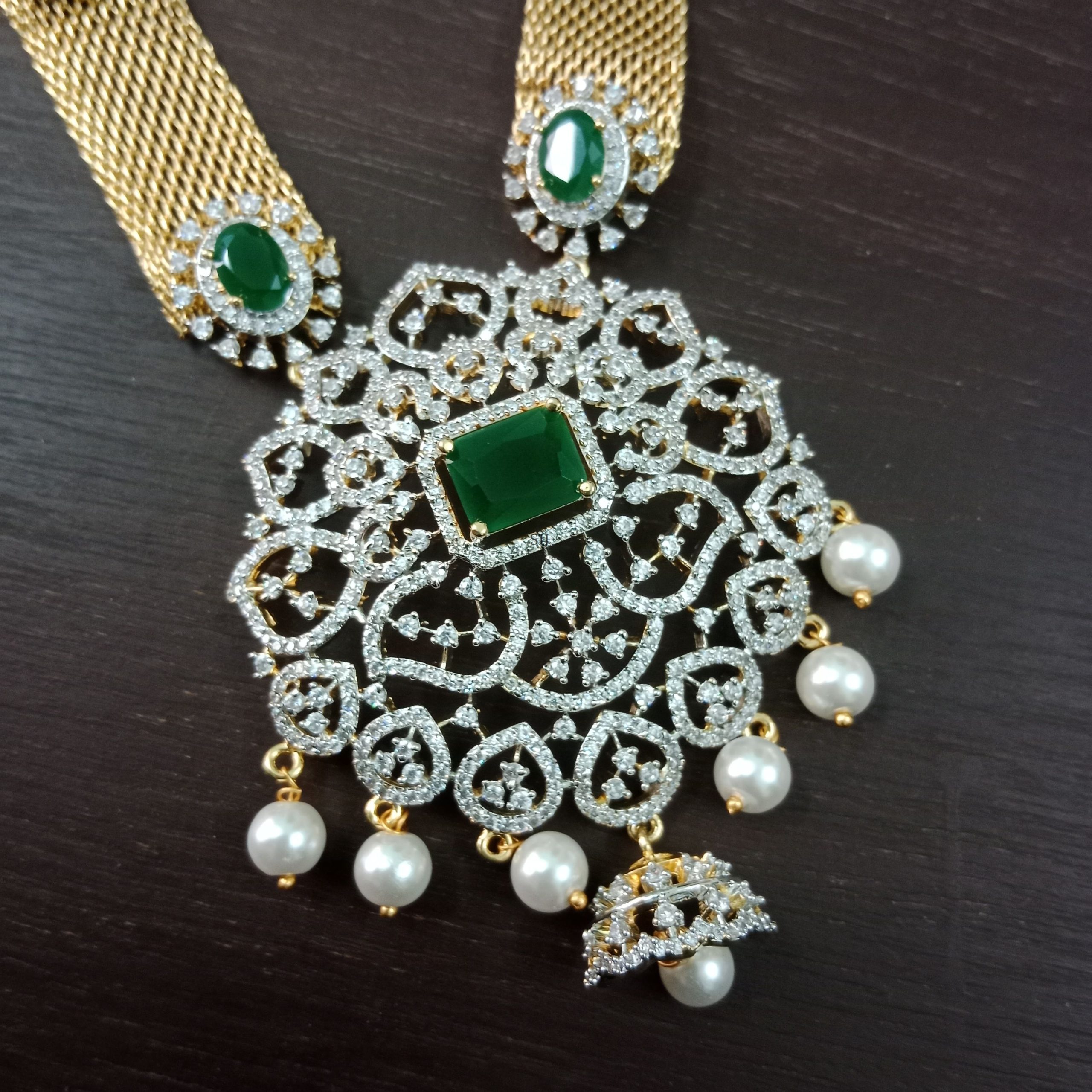 Green& White Stone Sparkling Emerald Diamond Haram