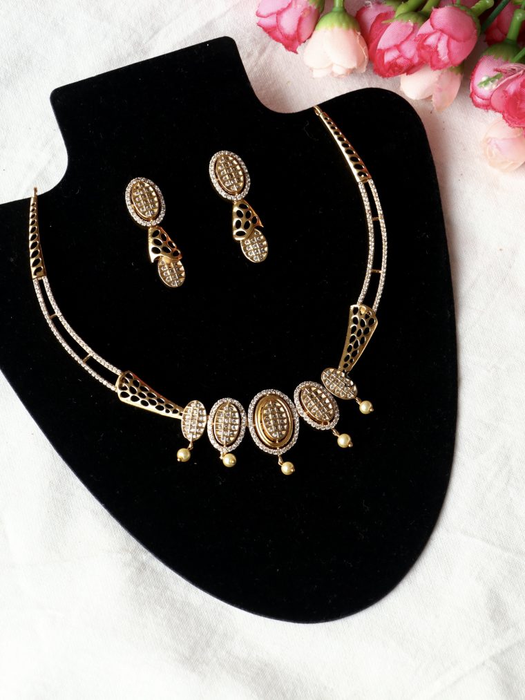 Oval Pendant AD Necklace Set