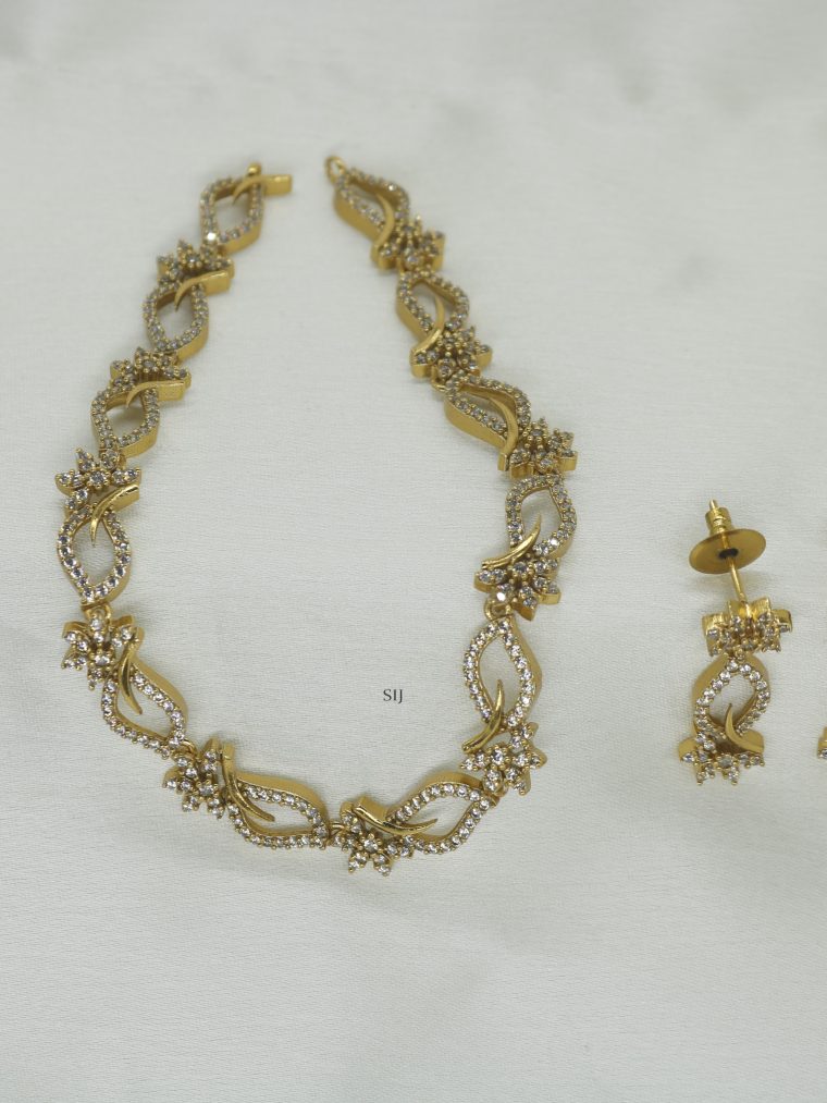 Gold Plated White Stones Flowers Necklace