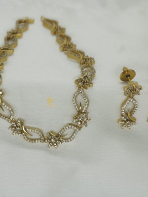 Gold Plated White Stones Flowers Necklace