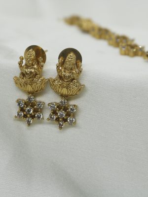 Traditional Lakshmi and White Stones Flowers Necklace