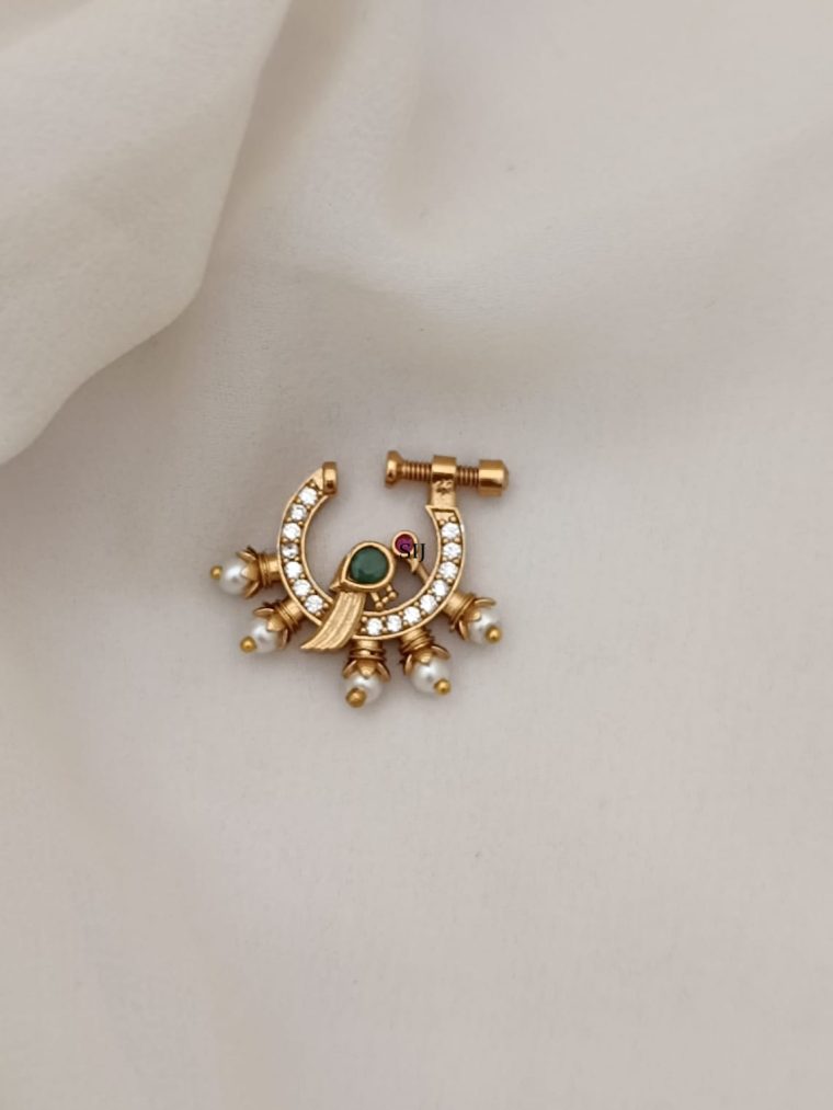 Imitation Bird Design Green Stone Nose Pin