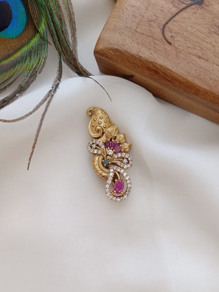 Imitation Peacock Design Saree Pin