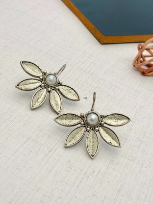 Middle Single Pearl Half Flower Design Hook Earrings