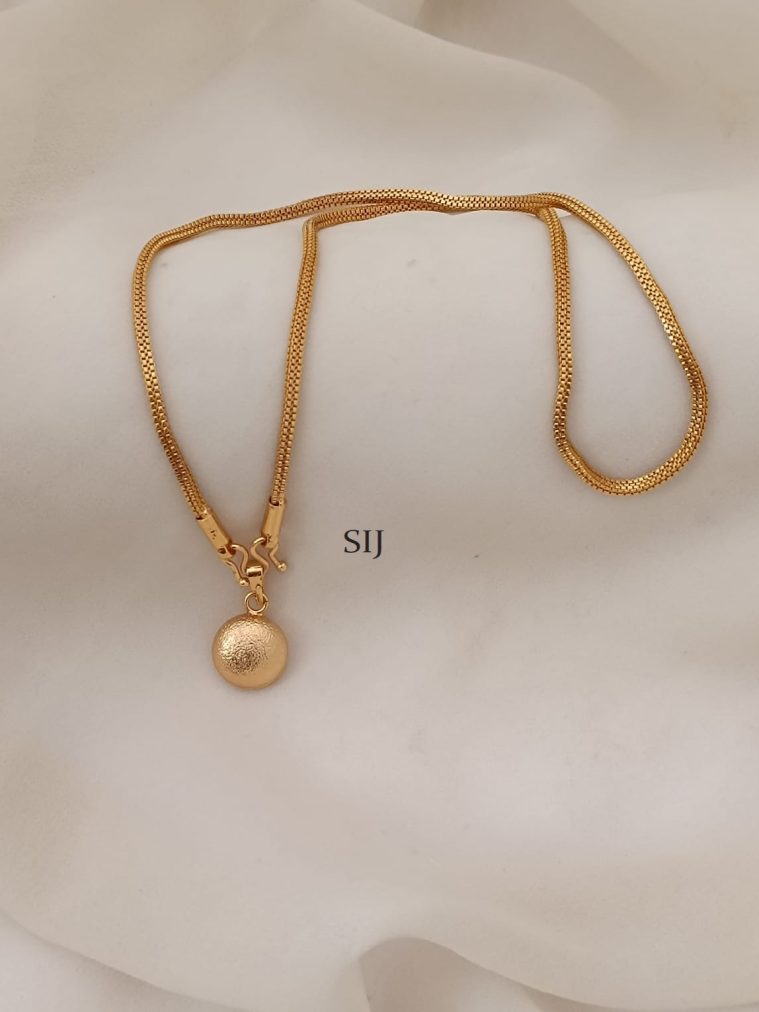 Traditional Chain With Ball Pendant