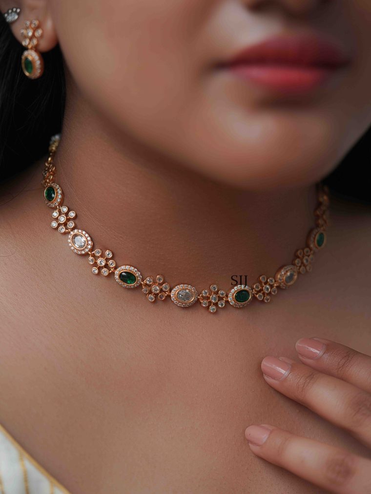 Imitation Emerald And White Stone Necklace Set