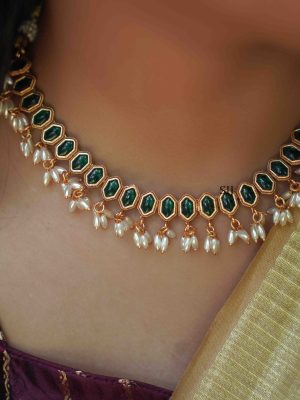 Imitation Emerald Rice Pearl Necklace