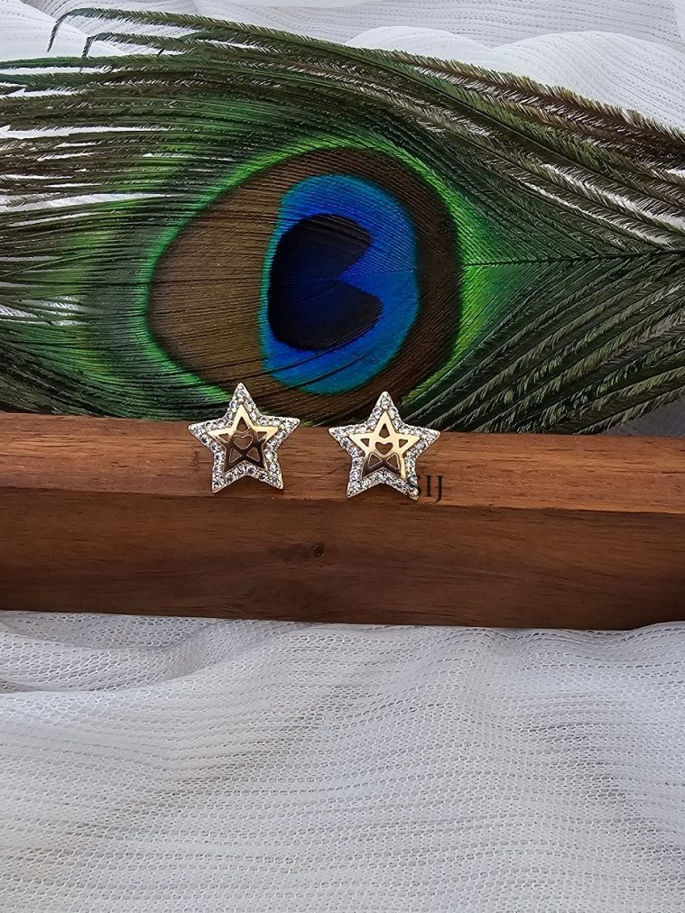 Traditional Star Design Ear Studs