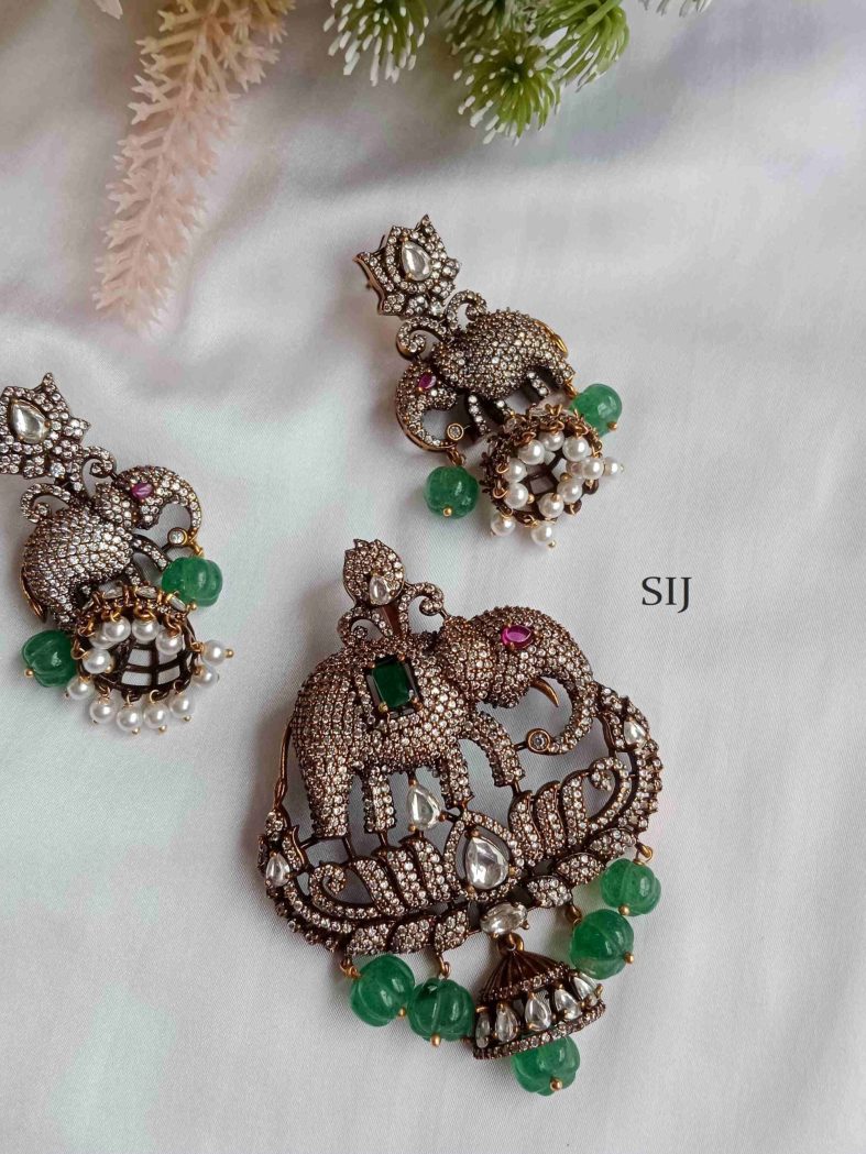 Artificial Victorian Stones Elephant Pendant Set