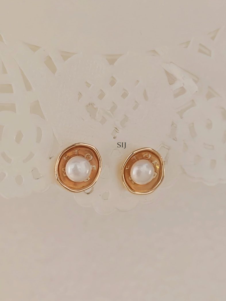 Round Design Single Pearl Studded Ear Studs