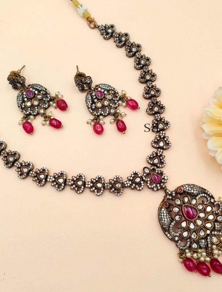 Imitation Red Stones Victorian Necklace