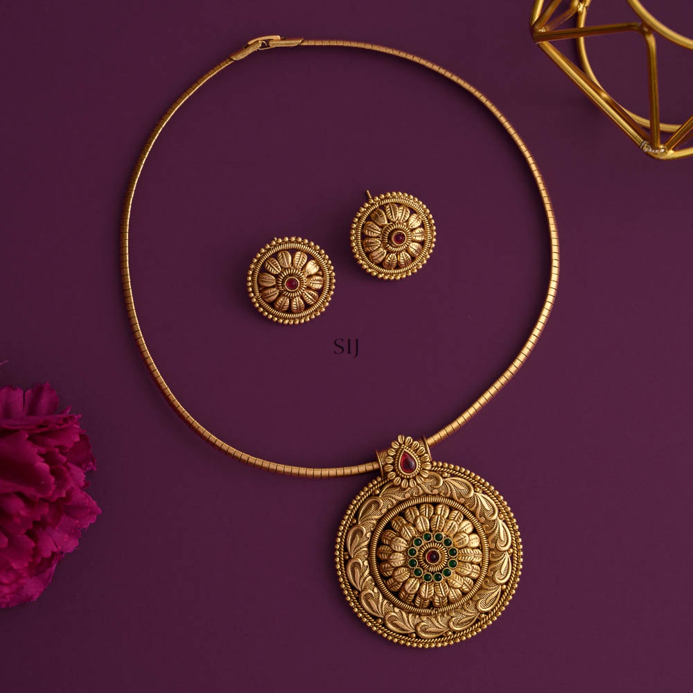 Gold Plated Circle Shape Pendant Hasli Necklace