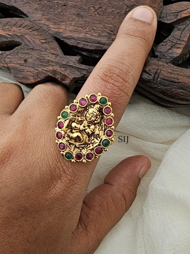 Traditional Kemp Green Krishna Finger Ring