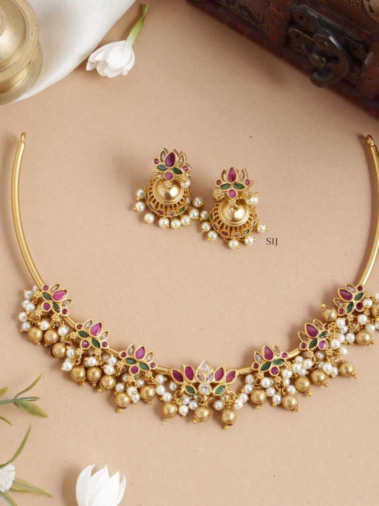 Imitation Kemp Stones Flower Pendant Hasli Necklace