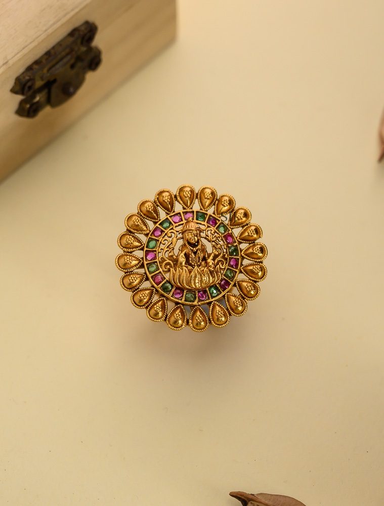 Traditional Round Kemp Stones Lakshmi Finger Ring