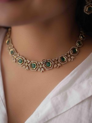 Artificial Green& White Stones Emerald Necklace