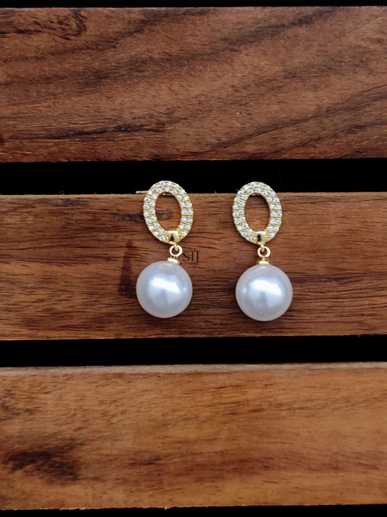 Circle Shape Design Pearl Drop Ear Studs