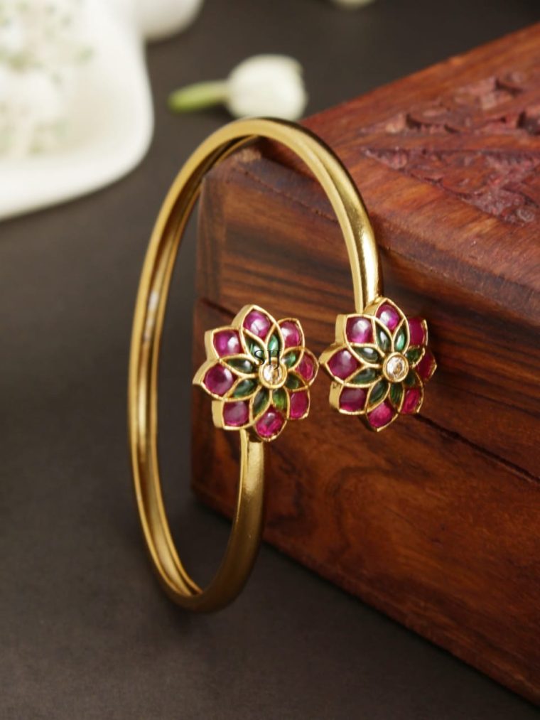 Gold Finish Flower Design Kemp Bracelet