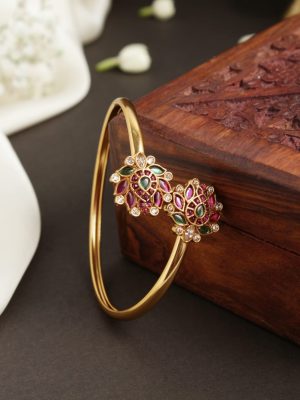 Imitation Flower Design Kemp Bracelet