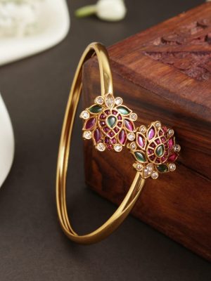 Imitation Flower Design Kemp Bracelet